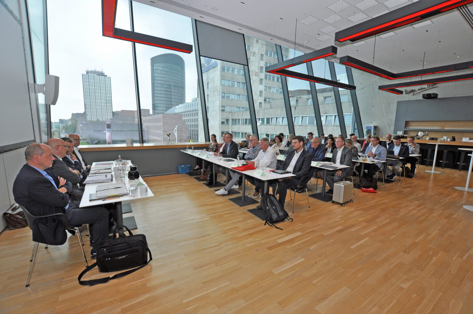 Kommunaler Arbeitgeberverband NordrheinWestfalen MENGEDE InTakt